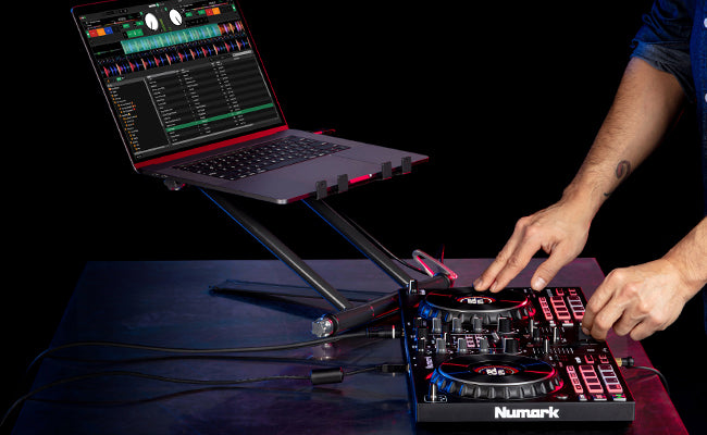 Numark MIXTRACK Platinum FX 4-channel Serato DJ Lite Controller & Serato DJ  Pro Software DJ Bundle